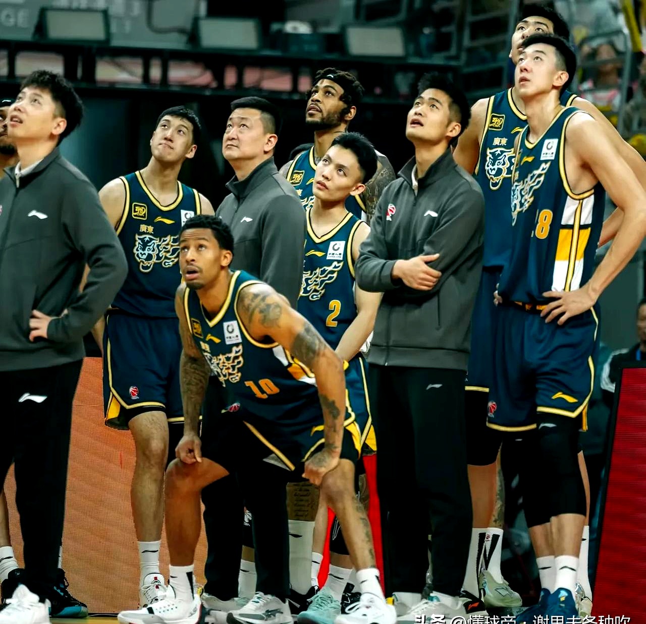 包含广东宏远集结日战术微调，志在社区盾名次提升，震撼外界，控场能力受关注的词条爱游戏官网